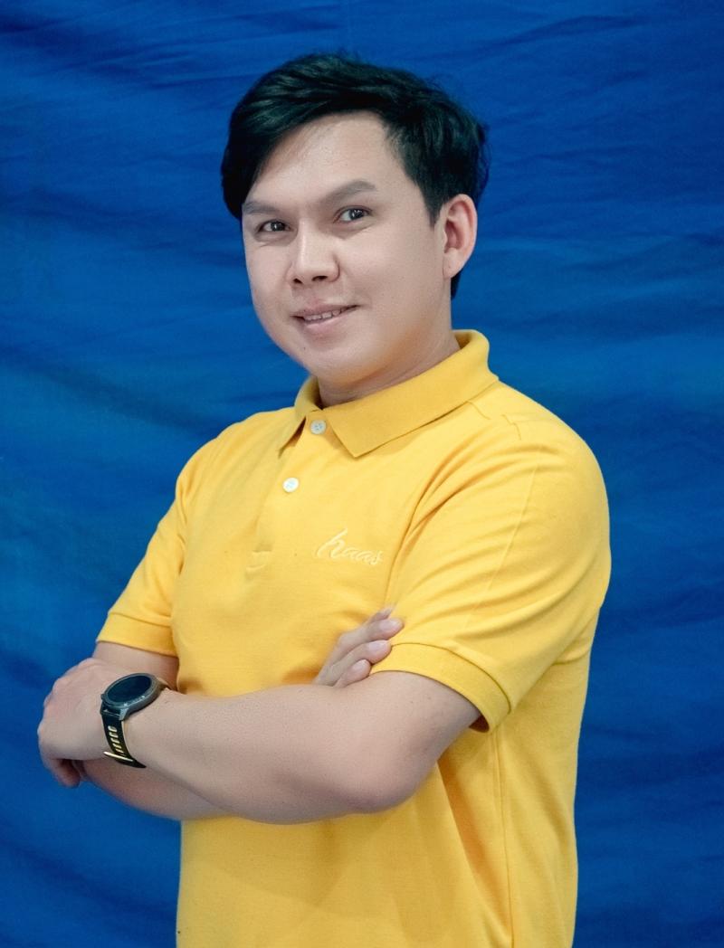 นายการันตกร ธิอินโต